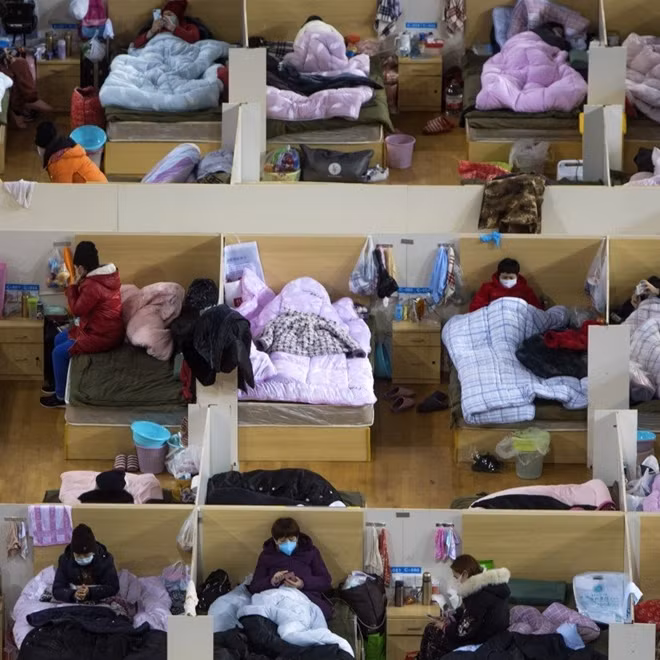 Bên trong một bệnh viện dã chiến tại Vũ Hán. (Ảnh: Xinhua/AP)