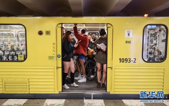 Năm 2018 là năm thứ 17 của sự kiện No Pants Subway Ride. Sự kiện được tổ chức vào ngày 7-1 vừa qua và nhận được sự hưởng ứng của người dân tới từ các thành phố lớn ở khắp nơi trên thế giới như Berlin, London, Prague, New York…
