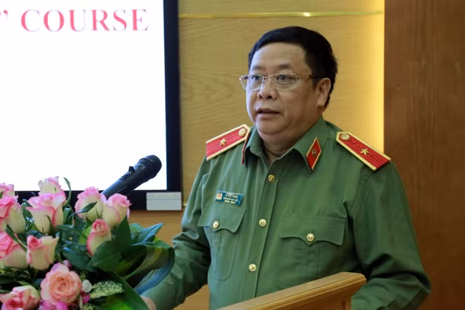 Thiếu tướng Lê Văn Thắng, Giám đốc Học viện ANND phát biểu tại buổi lễ.