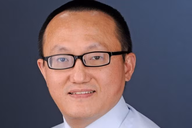 Feng Tao bị cáo buộc gian lận và che giấu mối quan hệ với một trường đại học Trung Quốc. (Ảnh:SCMP)