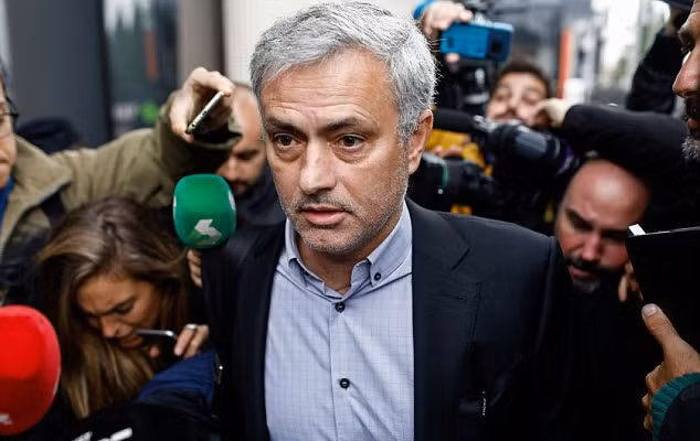 Jose Mourinho chấp nhận nộp phạt 2 triệu euro cùng với án phạt một năm tù treo.