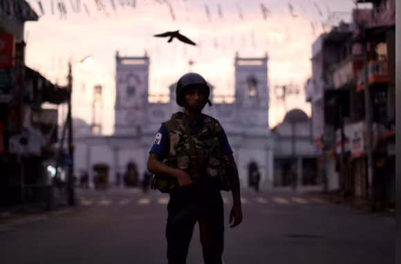 Lực lượng an ninh Sri Lanka được tăng cường tối đa sau loạt vụ đánh bom đẫm máu. (Ảnh: Reuters)