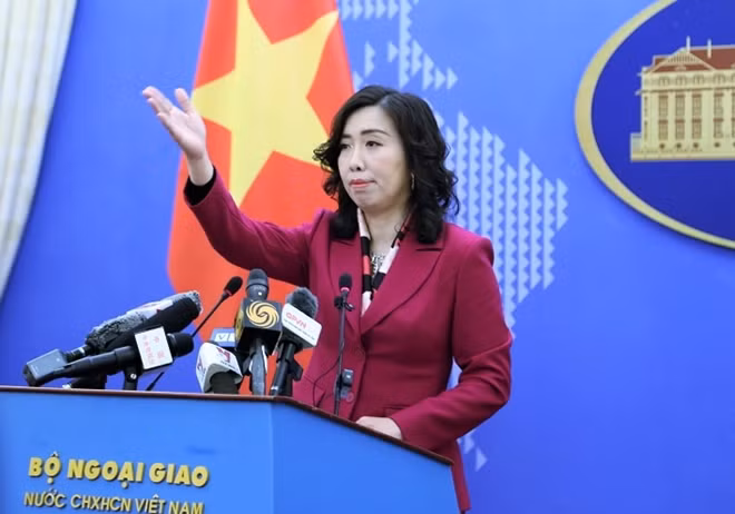 Người phát ngôn Bộ Ngoại giao Lê Thị Thu Hằng tại buổi họp báo chiều 14/1.