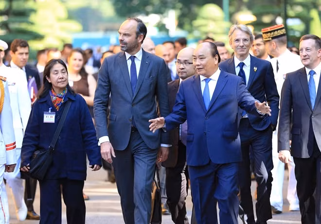 Trong chuyến thăm, Thủ tướng Philippe cũng sẽ có các hoạt động ý nghĩa khác như dự lễ khánh thành cơ sở mới của Trường Pháp Quốc tế Alexandre Yersin tại Hà Nội, trò chuyện với thanh niên Pháp cũng như Việt Nam nói tiếng Pháp về những thách thức khí hậu, kinh tế và xã hội trong tương lai..