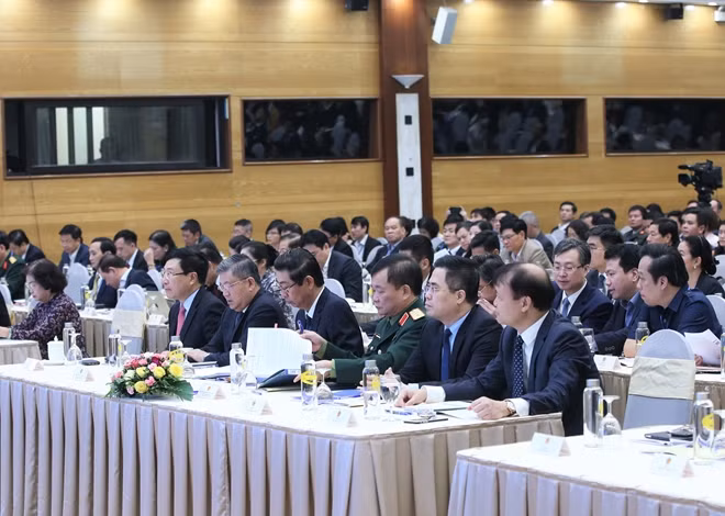 Các đại biểu tham dự hội nghị.