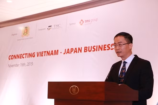 Thượng tá Nguyễn Hoa Chi - Phó Cục trưởng Cục Đối ngoại, Bộ Công an phát biểu tại Hội thảo.