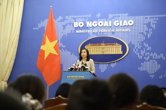 Buổi họp báo thường kỳ của Bộ Ngoại giao Việt Nam chiều ngày 17/9.