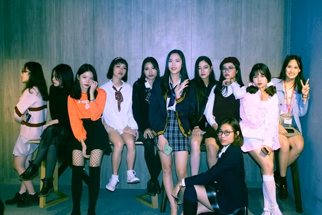 Khi trở thành sinh viên Đại học Ngoại thương, ngoài việc học tập chăm chỉ thì cô nàng còn rất năng động khi tham gia vào Câu lạc bộ MC và thời trang của trường với vai trò người mẫu và thành viên của Enactus FTU Hanoi.