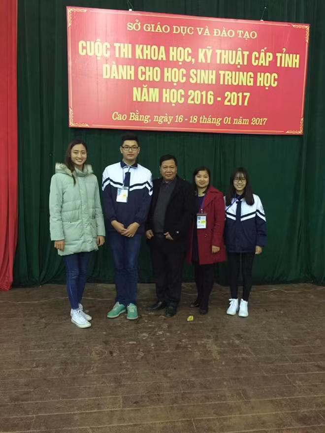 Lương Thùy Linh cũng đạt Giải nhất kỳ thi Khoa học kỹ thuật cấp tỉnh dành cho học sinh trung học năm học 2016-2017. Có thể nói, việc tham gia các cuộc thi về tiếng Anh, nghiên cứu khoa học là tiền đề quan trọng giúp Linh tạo được nền tảng vững chắc để phát triển bản thân.