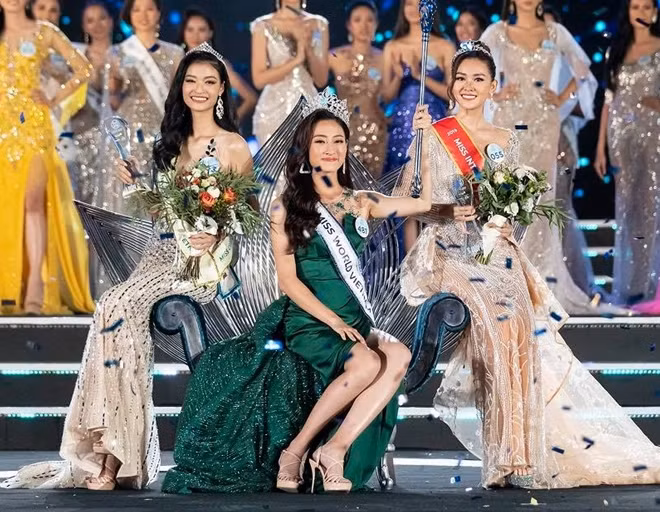 Lương Thùy Linh đăng quang Hoa hậu Thế giới Việt Nam 2019.