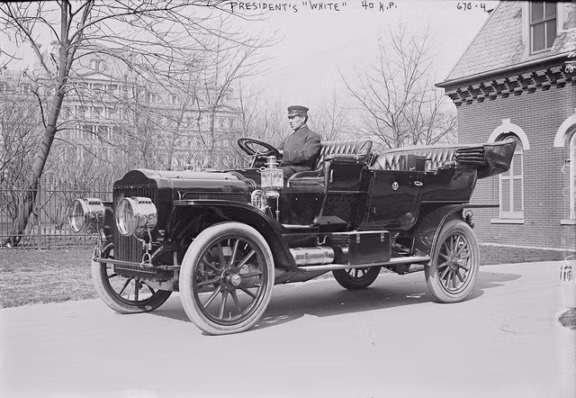 Chiếc xe năm 1911 của Tổng thống William Howard Taft. Chiếc xe năm 1911 của Tổng thống William Howard Taft.
