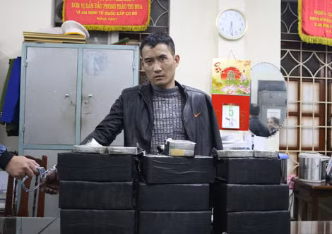 Một tên trùm ma túy bị các chiến sĩ Phòng 3, C47 bắt giữ.