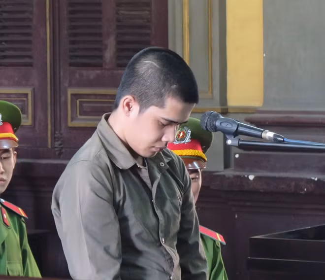 Bị cáo Tùng sau phiên xử