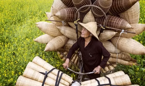 Lão nông hóm hỉnh Lương Sơn Bạc, người cả đời níu kéo nghề đan đó vùng Thủ Sỹ.