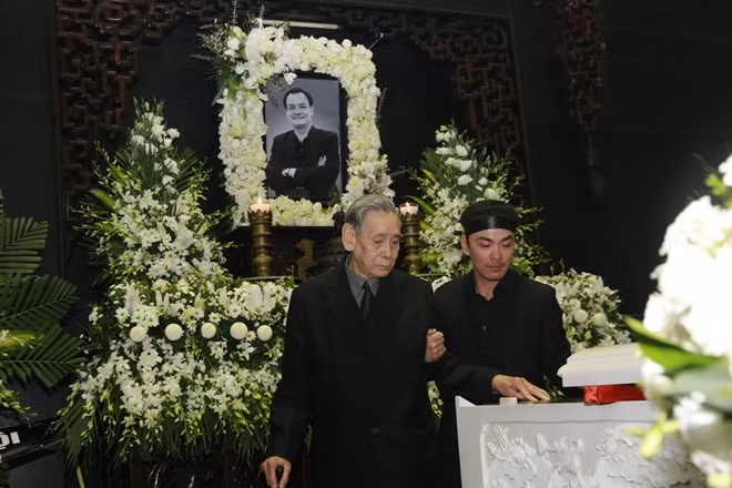 Một số hình ảnh trong lễ tang nhạc sĩ Thanh Tùng (Minh Tâm và Hải Bá)