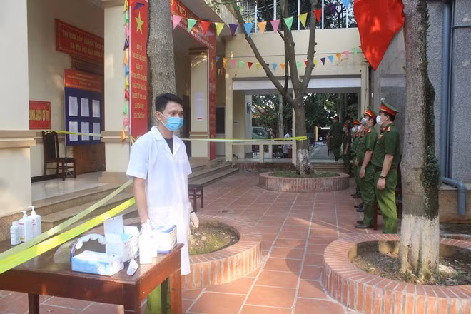 Thực hiện việc khử khuẩn
