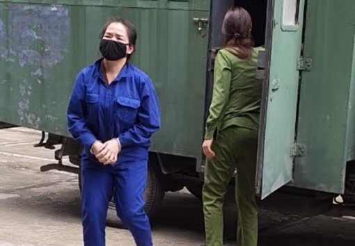 10 năm tù vì bôi nhọ người tình trên mạng để cưỡng đoạt tài sản