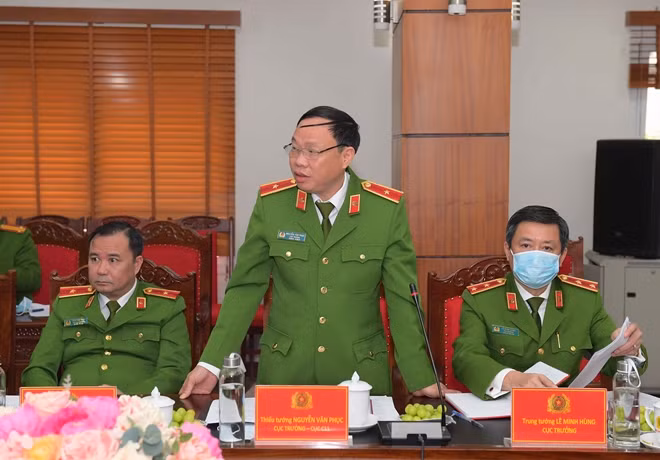Trung tướng Lê Minh Hùng, Thiếu tướng Nguyễn Văn Phục và các đại biểu tại buổi làm việc