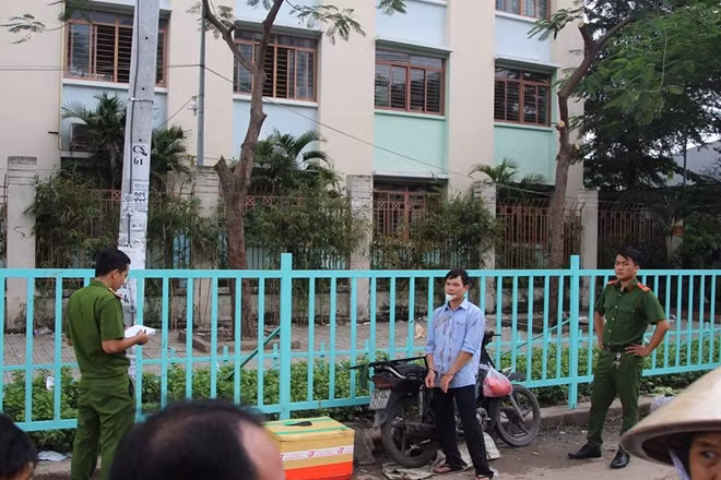 Sơn tại hiện trường.