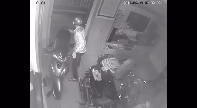 Hình ảnh đối tượng trộm tài sản