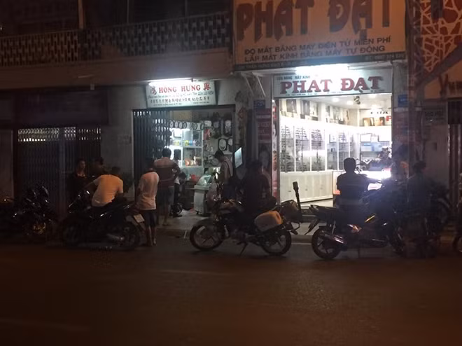 Công an khám nghiệm hiện trường
