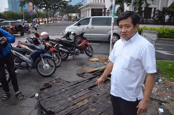 Ông Hải luôn có mặt tại các điểm nóng trong chiến dịch giành lại vỉa hè cho người đi bộ