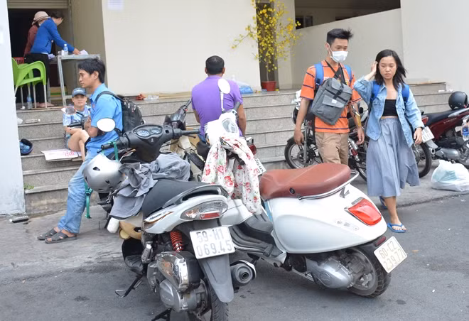 Một số phương tiện để trong hầm bị sức nóng của vụ cháy làm hư hỏng nhẹ