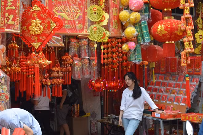 Đa dạng về chủng loại, màu sắc và giá tiền cũng tùy vào các vật trang trí lớn hay nhỏ