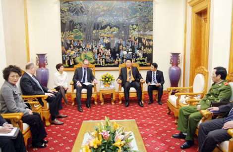 Các đại biểu tại buổi tiếp.