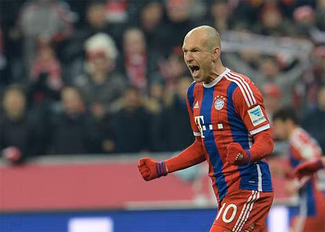 Robben người mở tỷ số cho Bayern Munich. (Ảnh BBC).