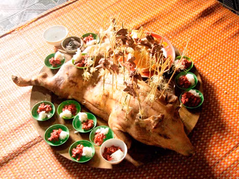 Một trong những mâm lễ dâng lên Giàng trong Tết A Za.