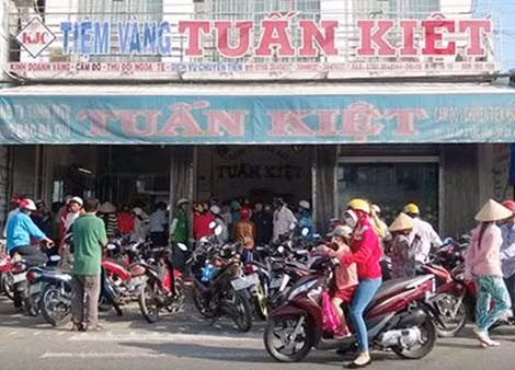 Tiệm vàng Tuấn Kiệt – một trong những nơi tham gia bán lượng vàng “khủng”.