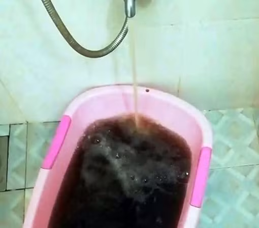 Nước sinh hoạt đen đục như nước…cống ở Nha Trang
