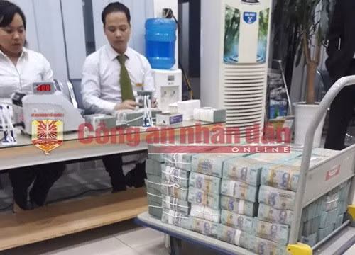 Hàng trăm tỉ đồng tiền mặt là tang vật vụ đánh bạc ngàn tỷ được cơ quan Công an thu giữ.