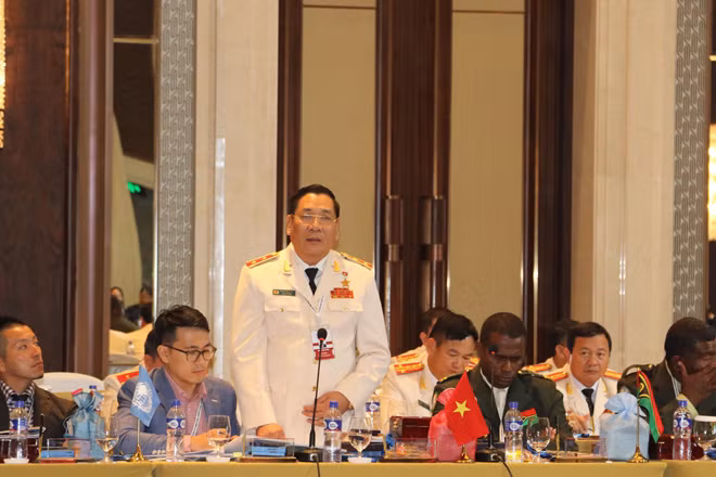 Trung tướng Hồ Thanh Đình phát biểu tại buổi làm việc. Trung tướng Hồ Thanh Đình phát biểu tại buổi làm việc.