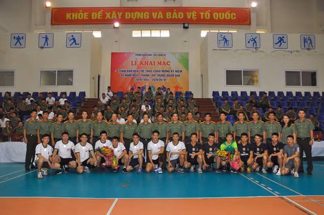 Lãnh đạo Bộ Tư lệnh Cảnh vệ với CBCS tại Lễ khai mạc tuần văn hóa thể thao chào mừng kỷ niệm 65 năm Ngày thành lập Trung đoàn 600 (20/9/1954-20/9/2019) Lãnh đạo Bộ Tư lệnh Cảnh vệ với CBCS tại Lễ khai mạc tuần văn hóa thể thao chào mừng kỷ niệm 65 năm Ngày thành lập Trung đoàn 600 (20/9/1954-20/9/2019)