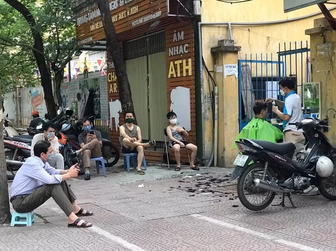 Từ oh ngày 13/7, Hà Nội sẽ dừng các hoạt động dịch vụ không thiết yếu.