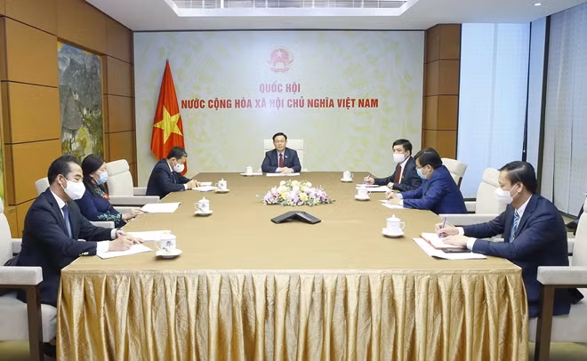 Chủ tịch Quốc hội Vương Đình Huệ tại buổi điện đàm.