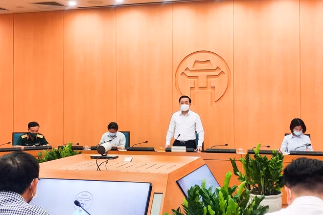 Phó Chủ tịch UBND TP Hà Nội Chử Xuân Dũng chủ trì cuộc họp.