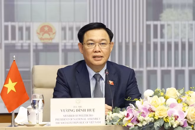 Chủ tịch Quốc hội Vương Đình Huệ đề nghị Australia ủng hộ việc tiếp cận vaccine công bằng và chuyển giao công nghệ sản xuất vaccine phòng ngừa COVID-19 cho các quốc gia khó khăn, trong đó có Việt Nam.