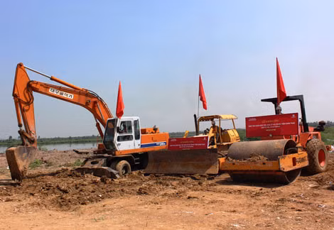 Khởi công dự án. Khởi công dự án.