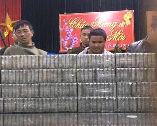Công an tỉnh Thái Nguyên lập công xuất sắc, phá chuyên án vận chuyển 200 bánh heroin ngày 29 Tết.