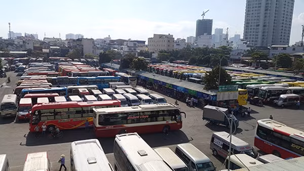 Nhà xe và bến đã sẵn sàng phục vụ khách về quê những ngày cận tết.