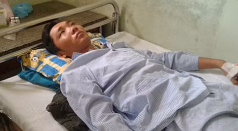 Tài xế đang cấp cứu.