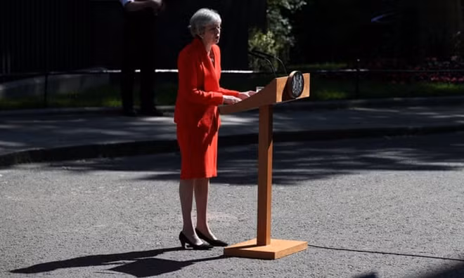 Thủ tướng Theresa May tuyên bố từ chức. Ảnh: Reuters