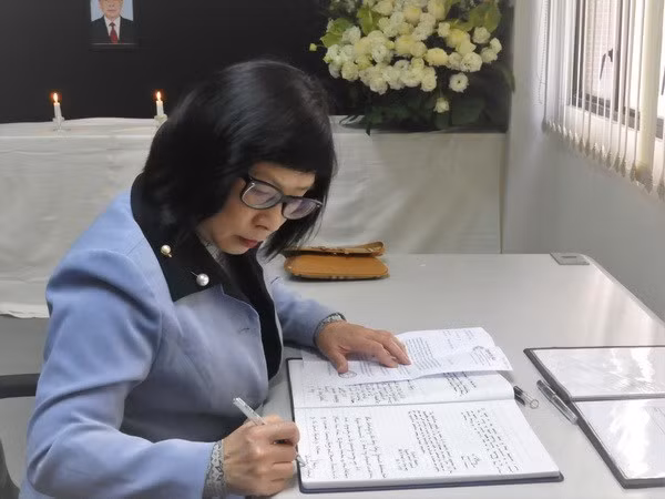 Vụ trưởng Vụ Lễ tân Chính quyền Đặc khu Hong Kong, bà Judy L
