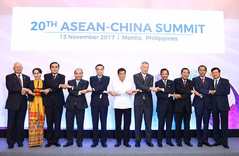 Các đại biểu tham dự Hội nghị Cấp cao ASEAN-Trung Quốc lần thứ 20 chụp ảnh lưu niệm. Ảnh: VOV