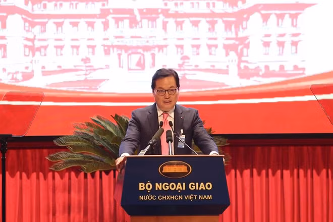 Đại sứ Dương Chí Dũng, Trưởng Phái đoàn Việt Nam tại Liên Hợp Quốc và các tổ chức quốc tế khác tại Geneva chia sẻ về hướng phát huy vai trò của Việt Nam tại IPU.