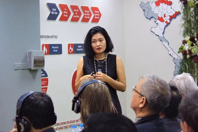 Bà Hoàng Phương Thảo, Trưởng Đại diện Tổ chức ActionAid Quốc tế tại Việt Nam chia sẻ về Định hướng chương trình 2018-2023.