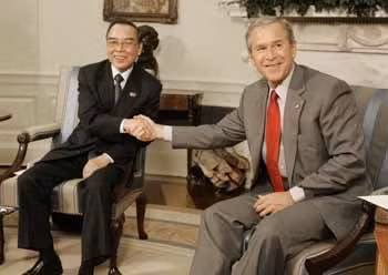 Thủ tướng Phan Văn Khải và Tổng thống George Bush tại Nhà Trắng.